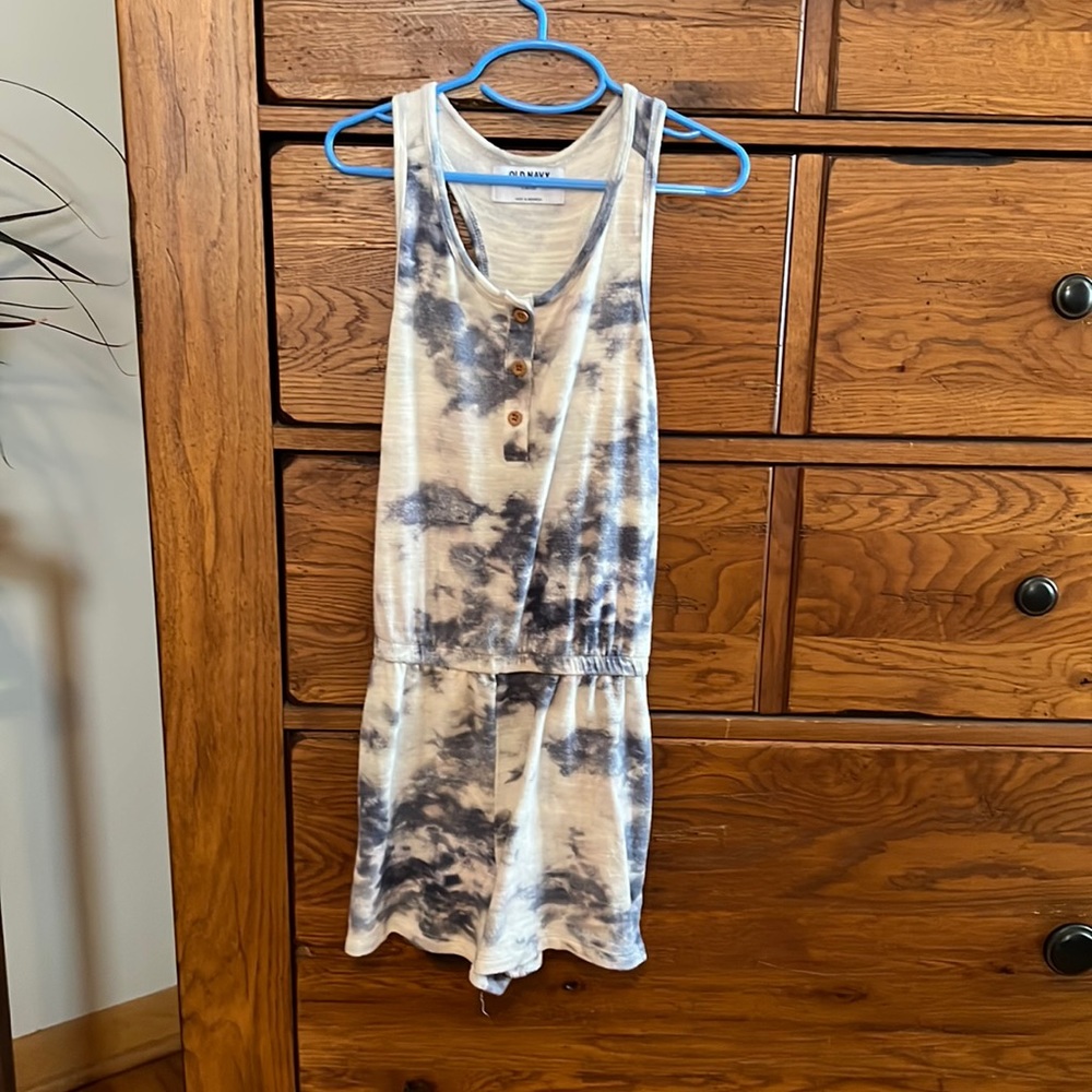 Adorable tie dye romper!